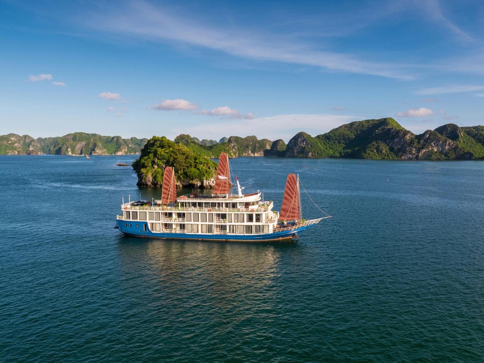 Halong Luxury Cruise Hotel Ha Long Exterior photo